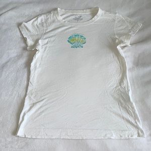 VINEYARD VINES seashell tee !!